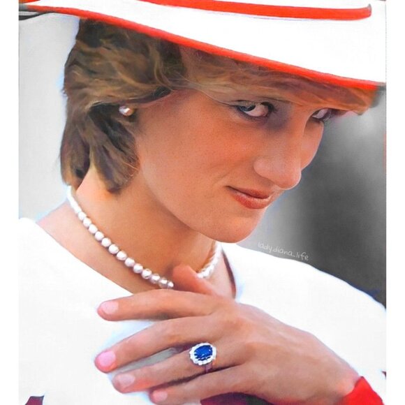 Vintage Princess DIANA Style Ring & Earrings Set Faux Stones (K310) - Picture 5 of 5